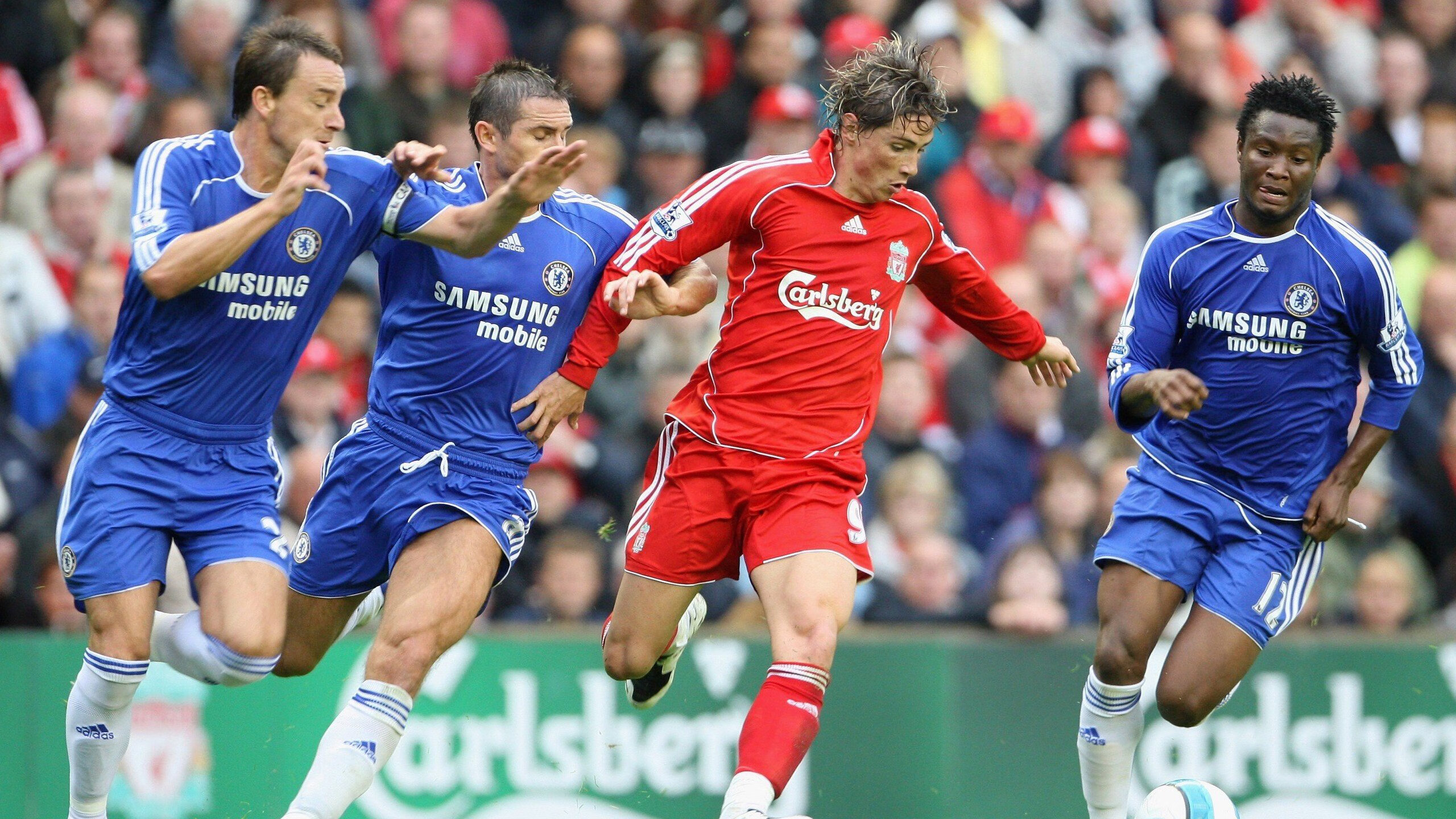 “马科斯·梅特罗的进攻火力和防守稳健，成就美洲狮队的全能之星”