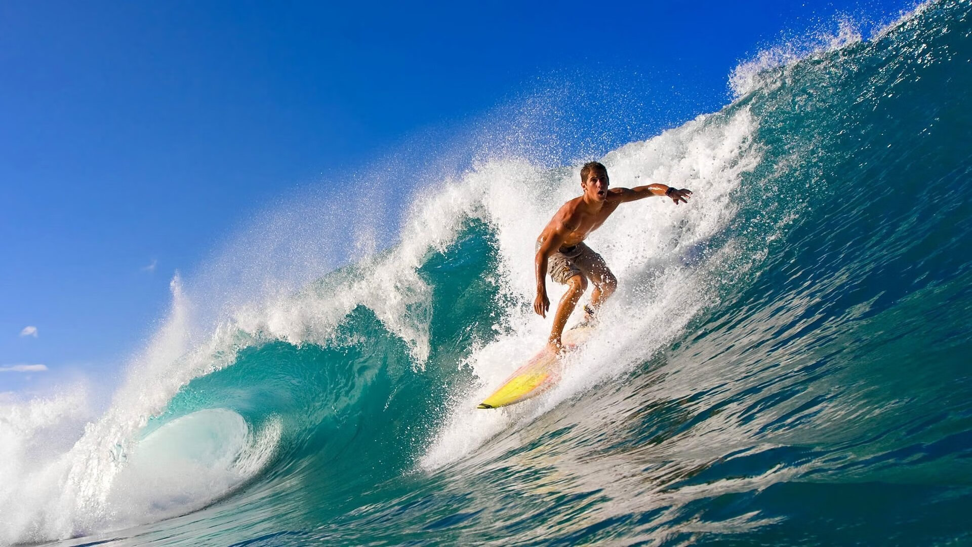 大型户外攀岩精英赛,超越自我挑战极限,野外攀岩视频比赛视频