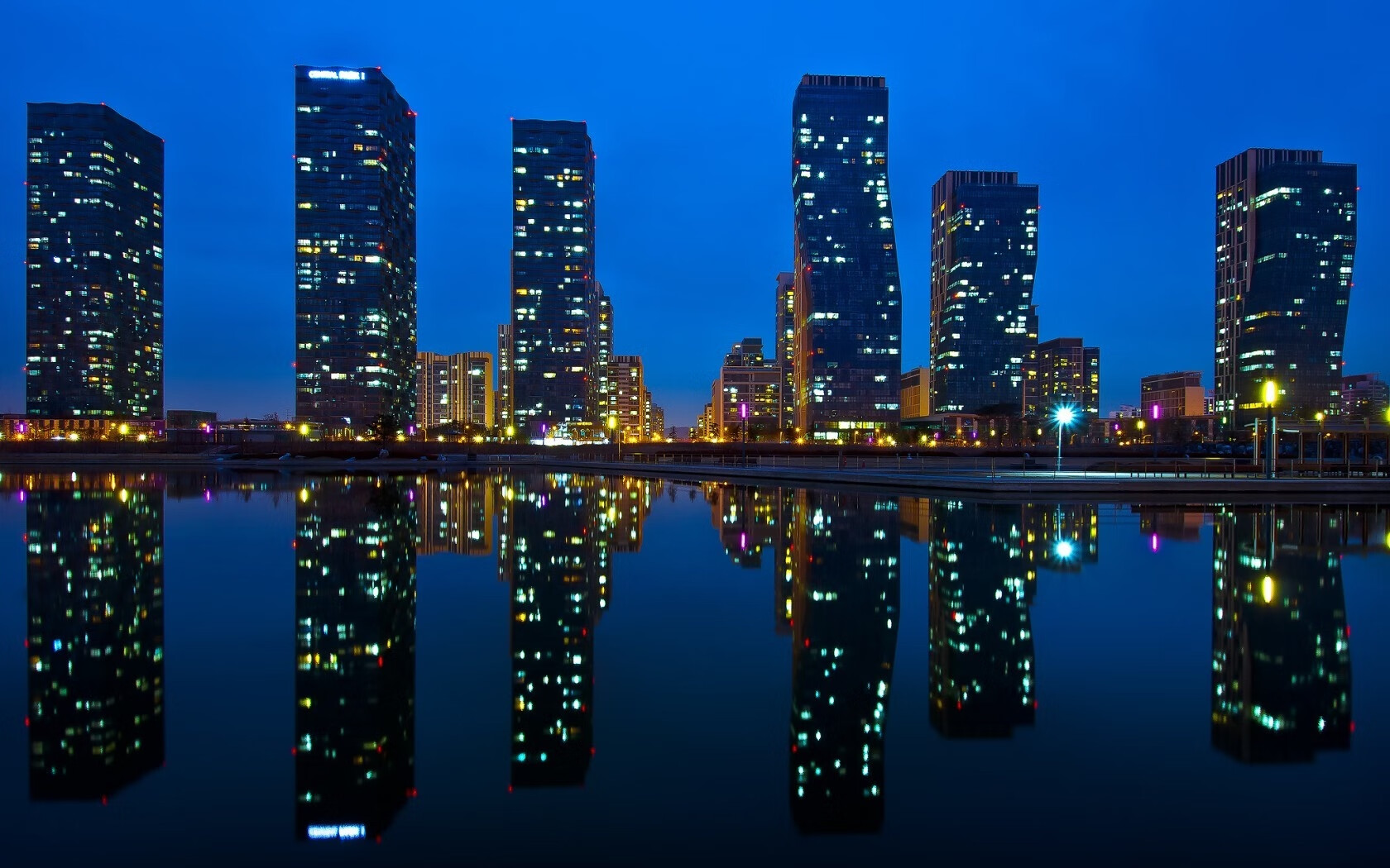 大型户外攀岩精英赛,超越自我挑战极限,野外攀岩视频比赛视频