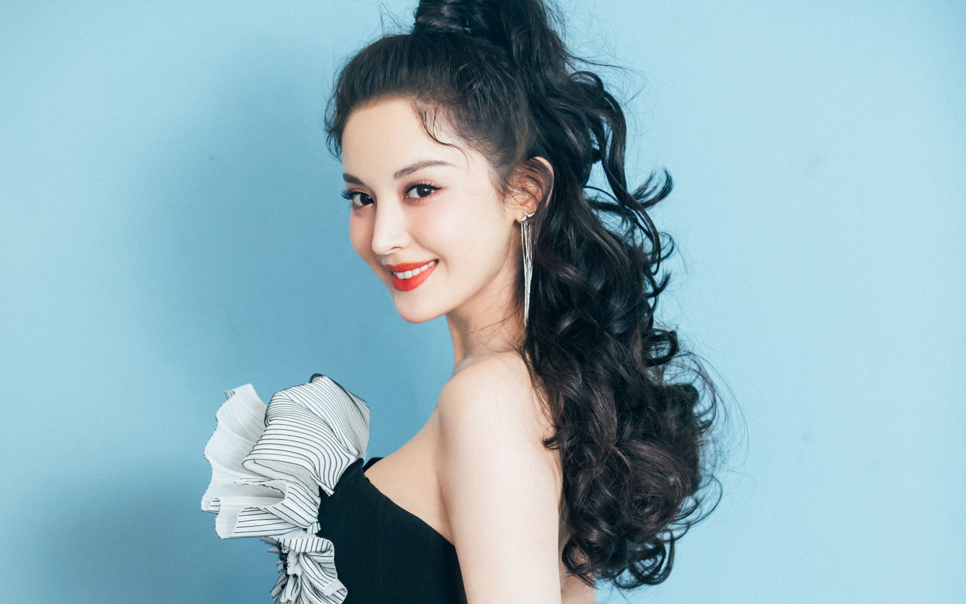 AYX体育-意甲官方发布新赛季宣传片，燃爆粉丝激情，意甲 新赛季