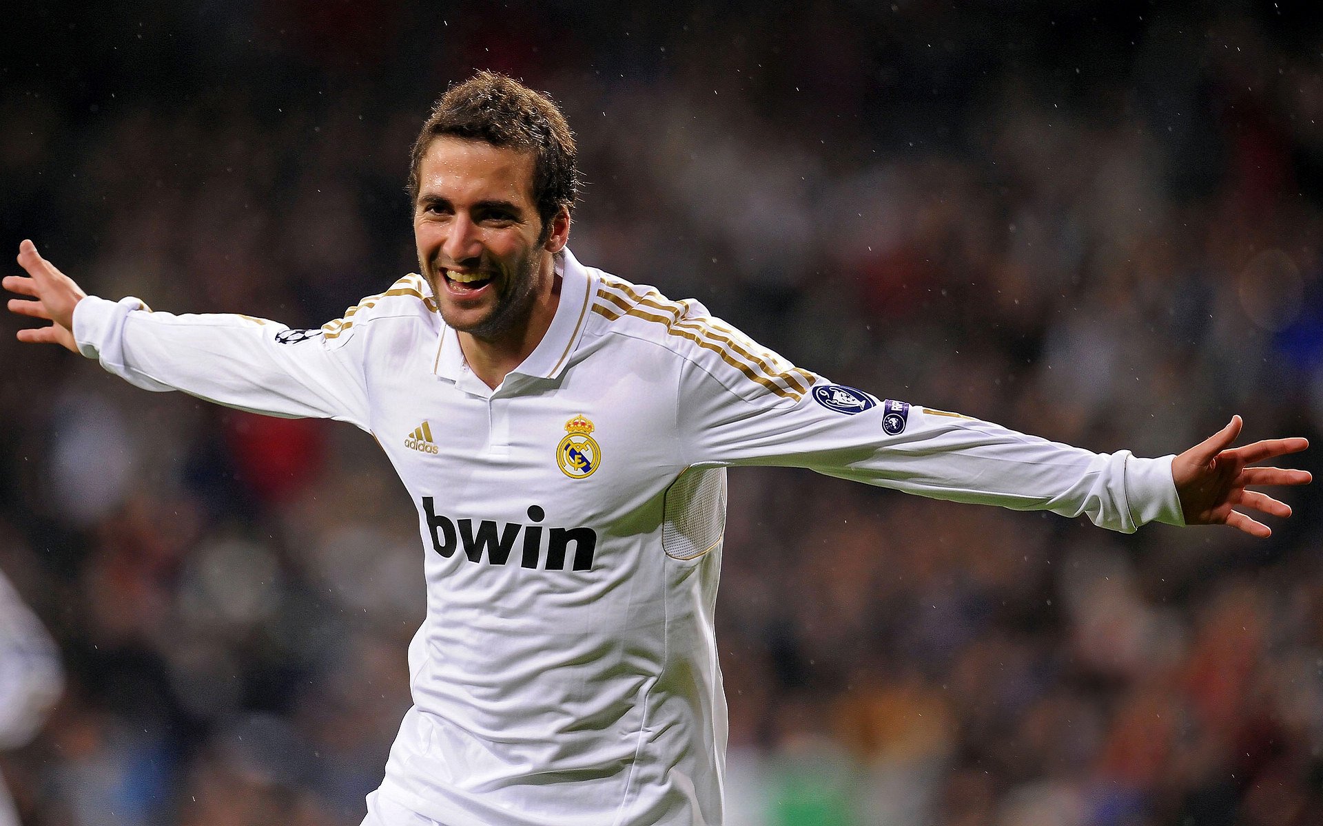 爱游戏中国官方登录入口网站-麦基翁以领先优势锁定冠军宝座，麦基翁图片